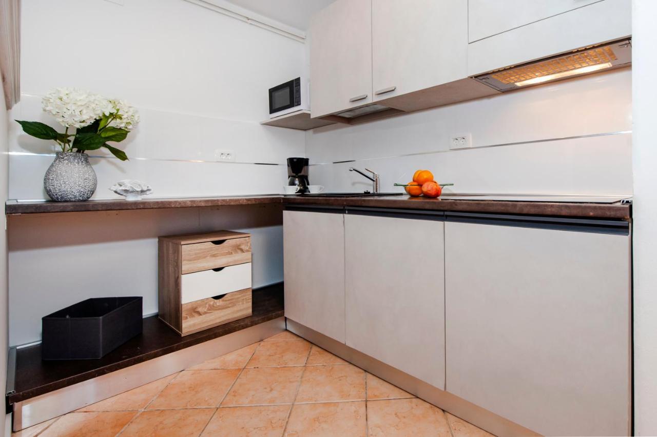 Cerin Apartment Rovinj Exterior foto